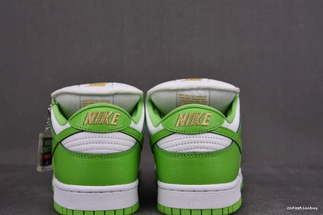 Moments WMNS AQ9129-001 4 Air Jordan Frozen 1023
